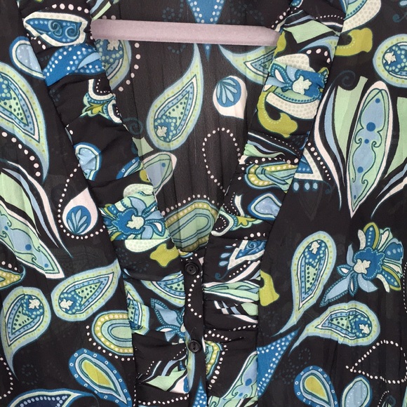 Women’s V-Neck Ruffle Collar Button Down Subtle Flare Sleeve Blouse  Size XL EUC - Picture 6 of 12